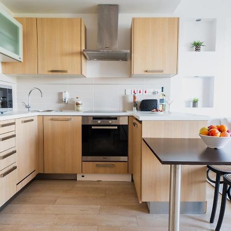 Sanders Ermitage On The Beach - Delightful 1-Bedroom Apartment With Sea View Лімасол Екстер'єр фото
