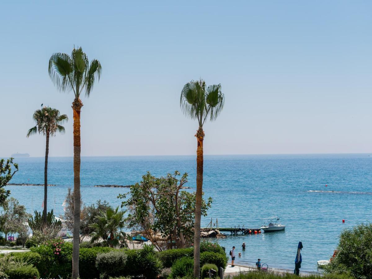 Sanders Ermitage On The Beach - Delightful 1-Bedroom Apartment With Sea View Лімасол Екстер'єр фото