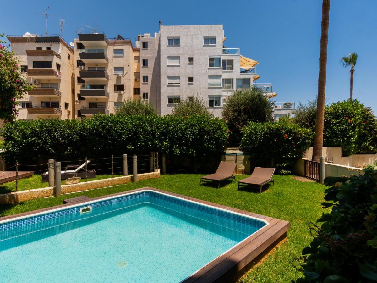 Sanders Ermitage On The Beach - Delightful 1-Bedroom Apartment With Sea View Лімасол Екстер'єр фото