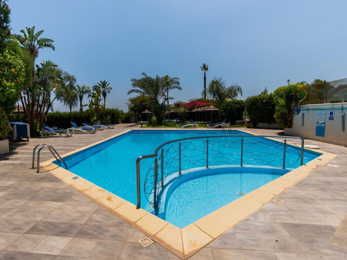 Sanders Ermitage On The Beach - Delightful 1-Bedroom Apartment With Sea View Лімасол Екстер'єр фото