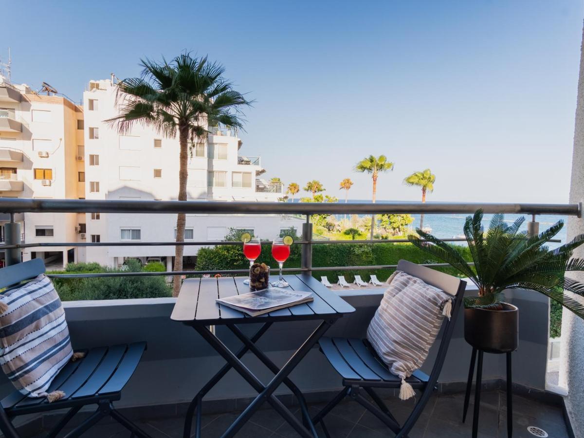 Sanders Ermitage On The Beach - Delightful 1-Bedroom Apartment With Sea View Лімасол Екстер'єр фото