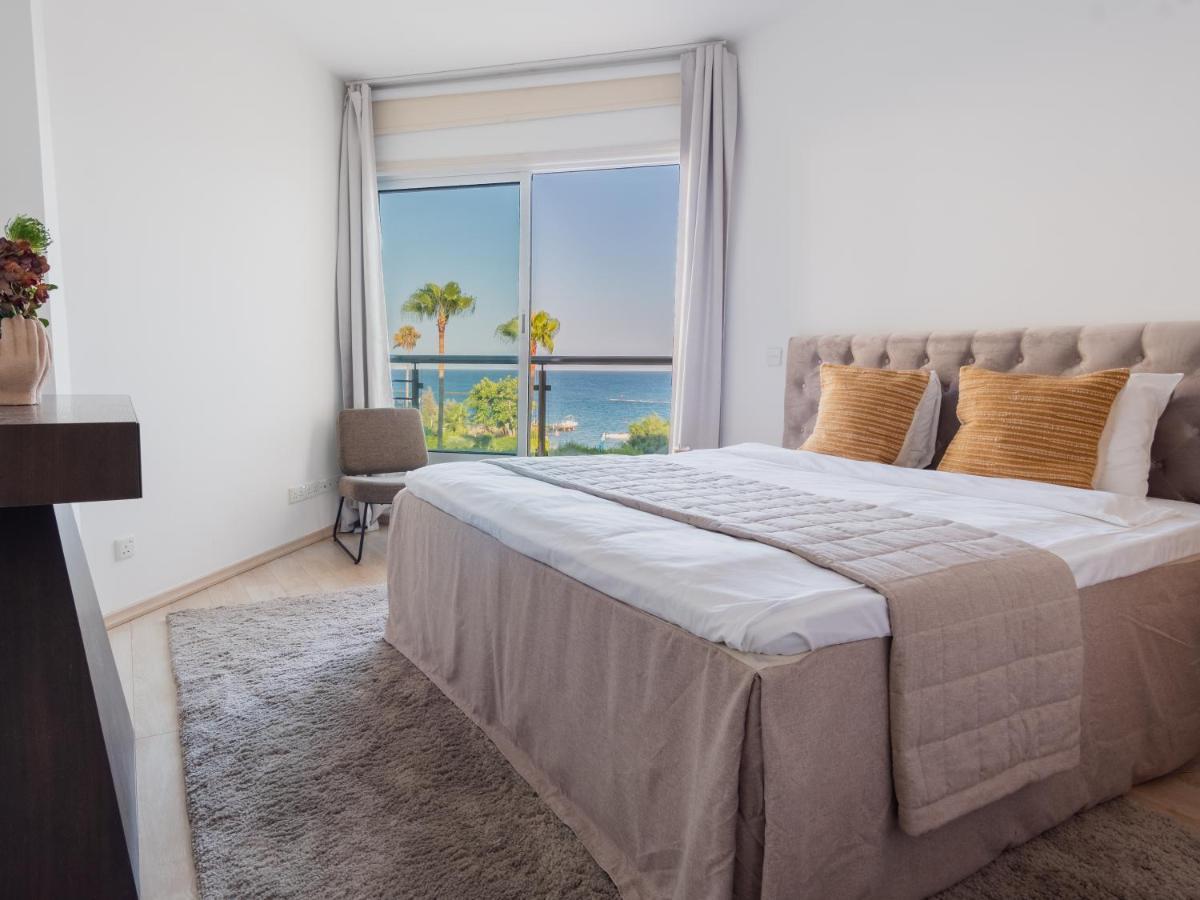 Sanders Ermitage On The Beach - Delightful 1-Bedroom Apartment With Sea View Лімасол Екстер'єр фото