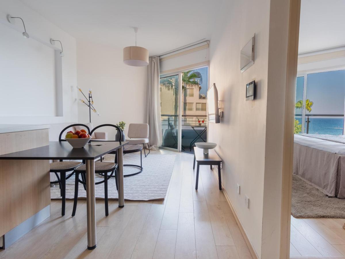 Sanders Ermitage On The Beach - Delightful 1-Bedroom Apartment With Sea View Лімасол Екстер'єр фото